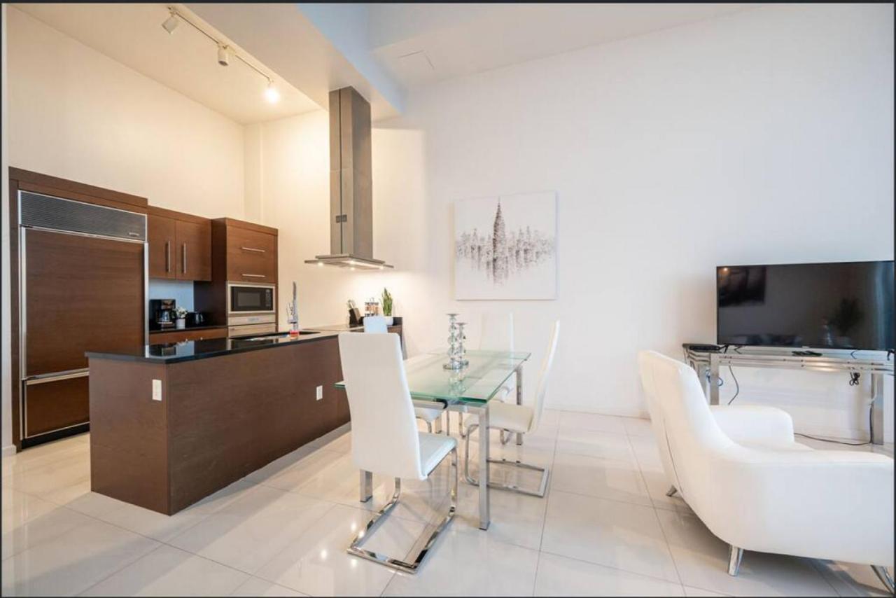 Beautiful One Bedroom Condo 16Ft Ceilings At The W 마이애미 외부 사진